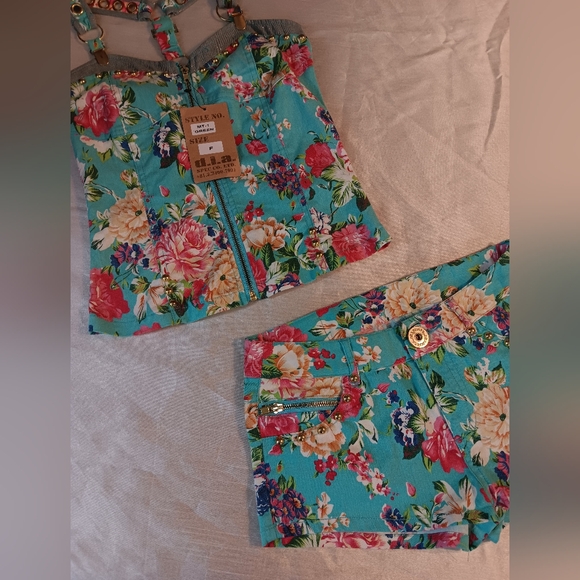 d.i.a Floral Turquoise Crop Top and Shorts Set Size S/M